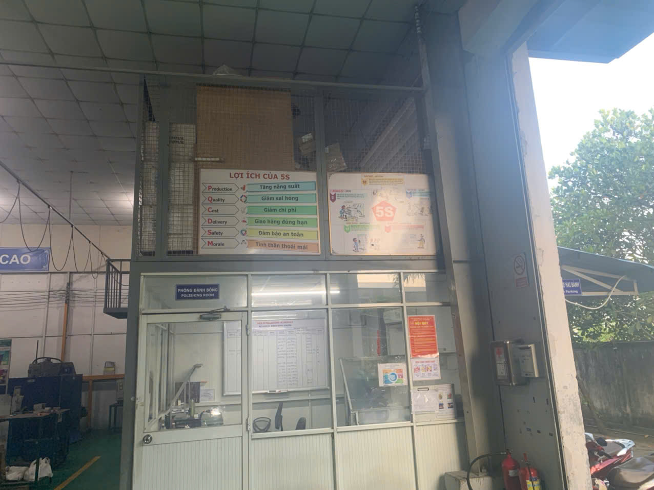 Polishing room.jpg